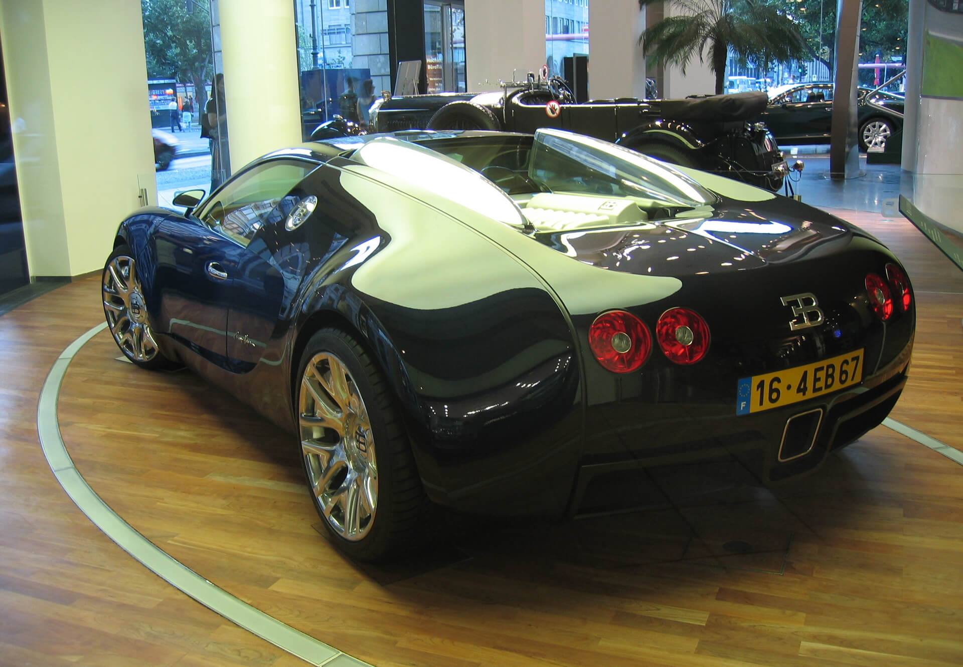 Bugatti Veyron 16 1